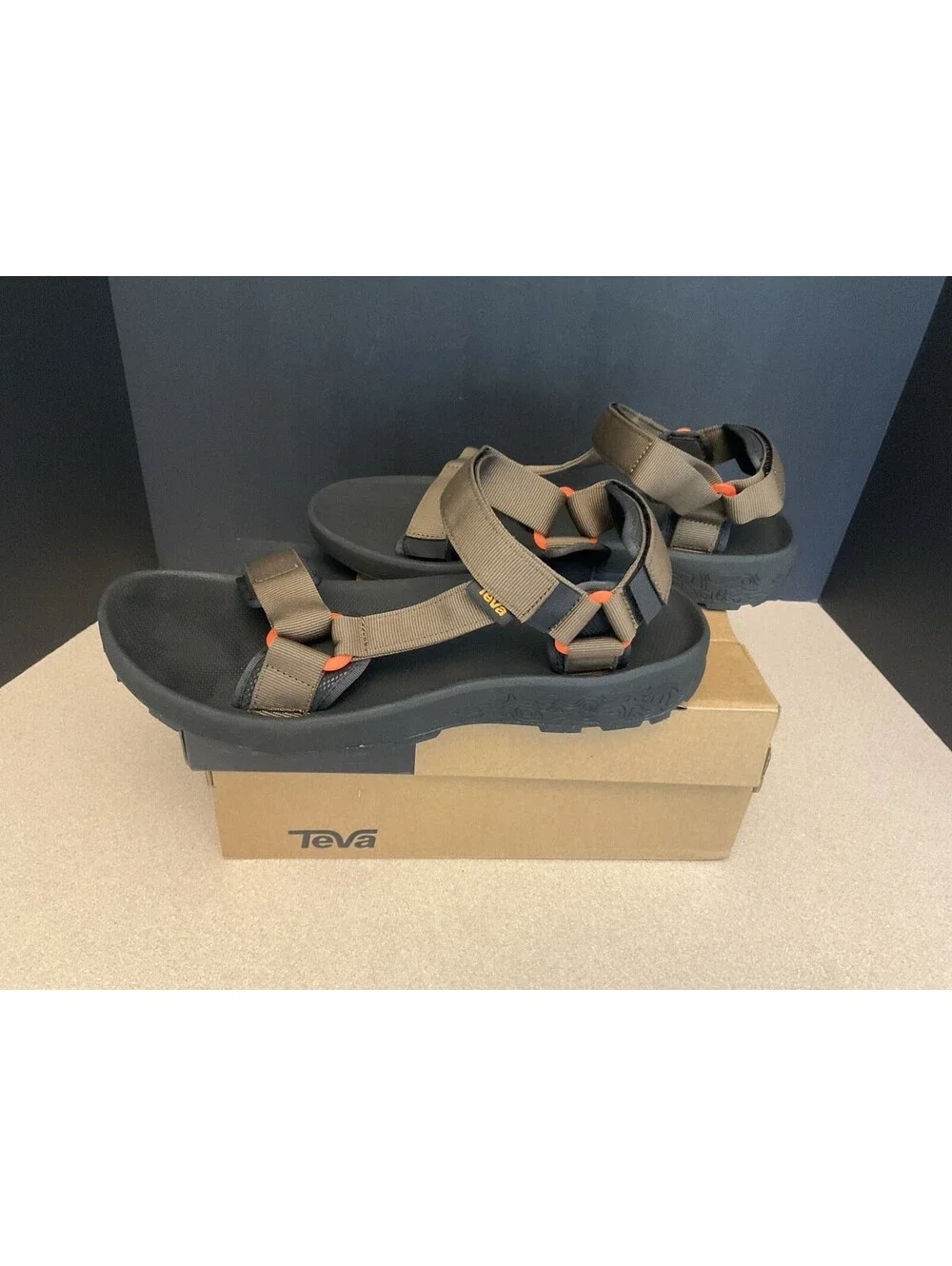 New! Mens Teva Hydratek Desert Palm Strappy Sandals. Size 12. Nice!!!